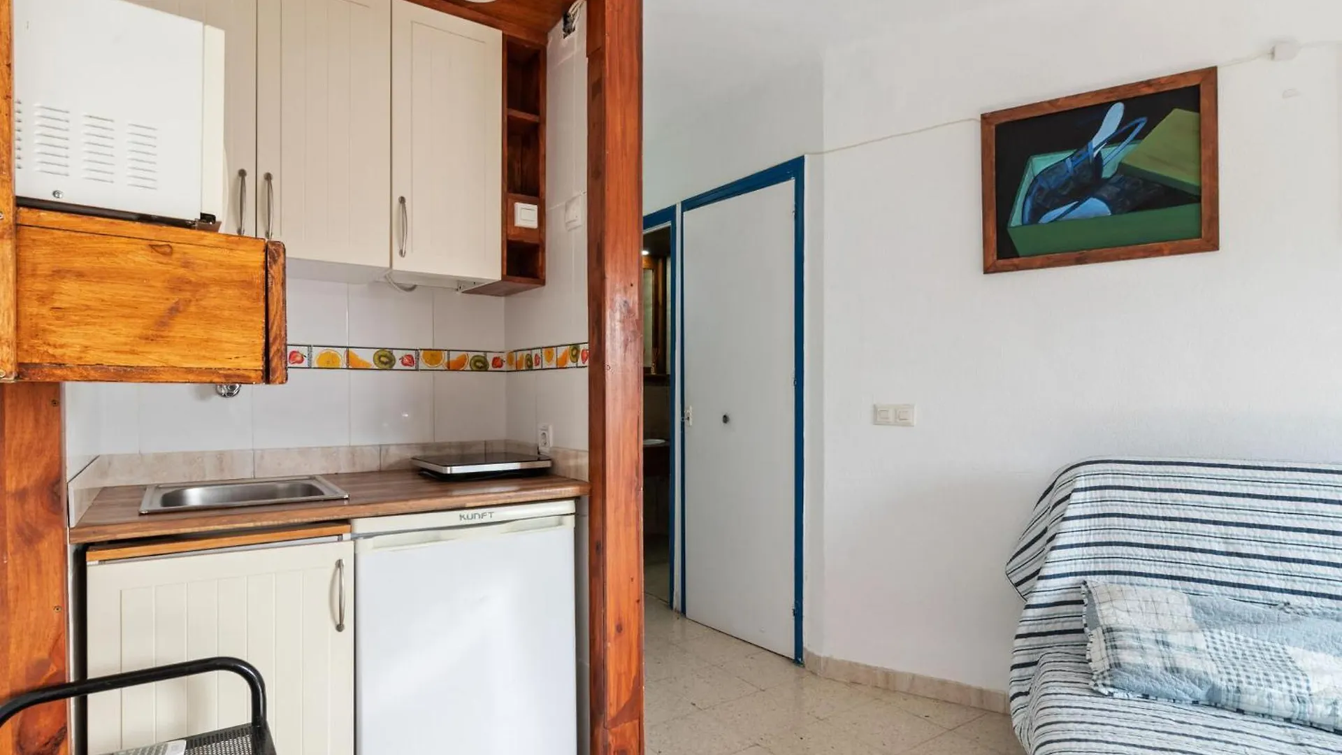 טורמולינוס Holiday Home With A Garden And Balcony For Weekend Getaway